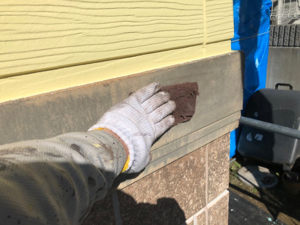 Tホーム外壁塗装　ケレン作業