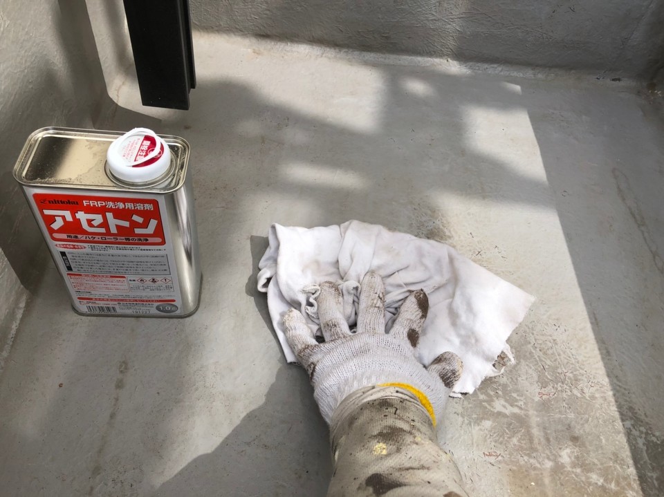 Tホーム外壁塗装　溶剤拭き